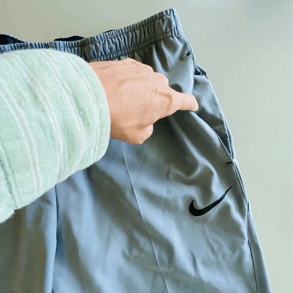 NEW Mens Small NIKE DRI-FIT Track Pants Pockets Adjustable Leg 688497-065 Gray - Picture 2 of 4